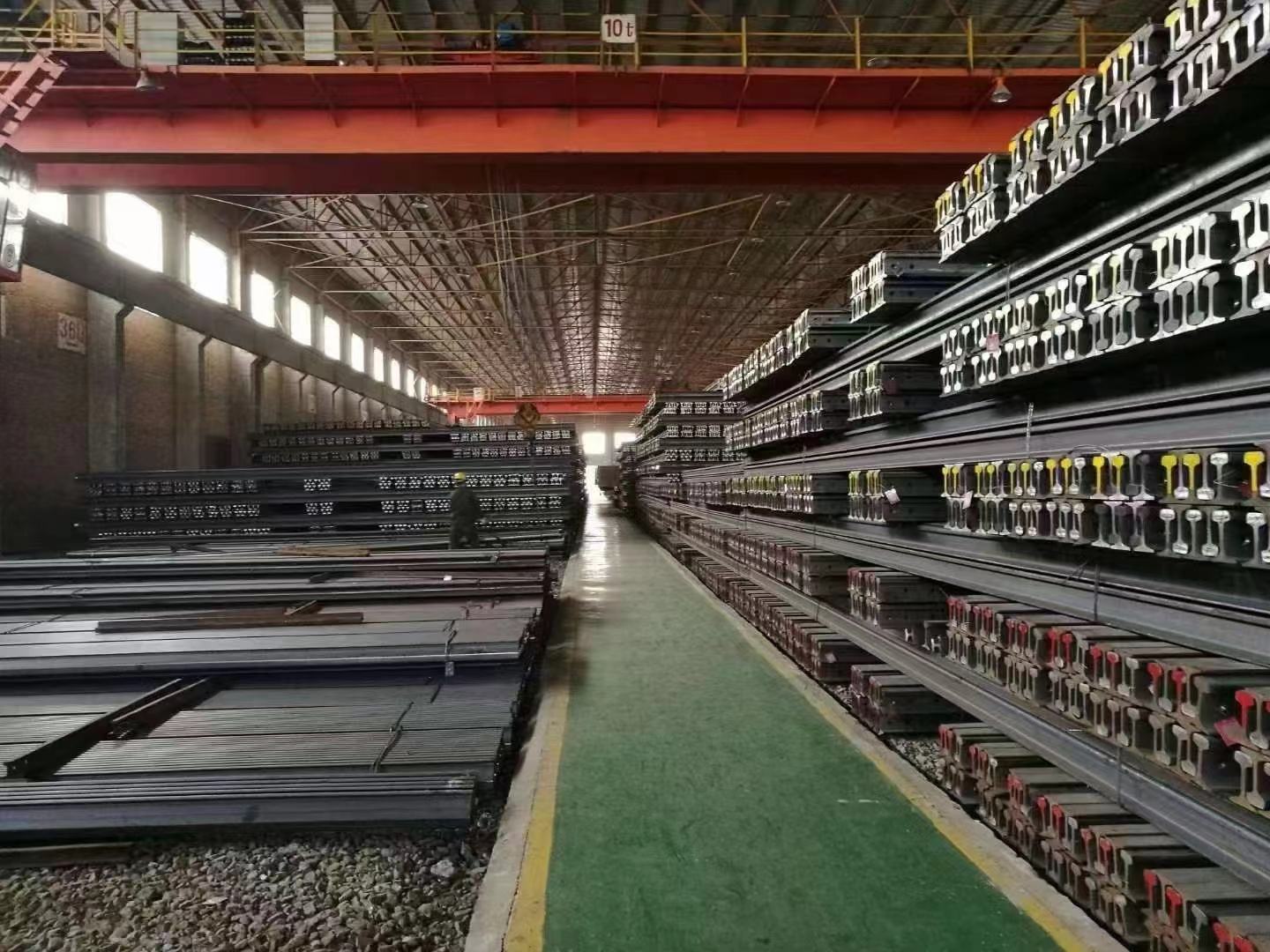  What is the Classification and Standard Specification of Steel Rails?